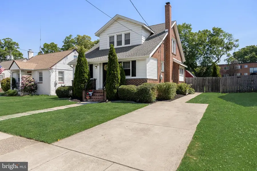615 N Walnut Ave, Magnolia, NJ 08049 - #3