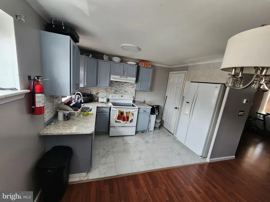 581 Raritan St, Camden, NJ 08105 - #3