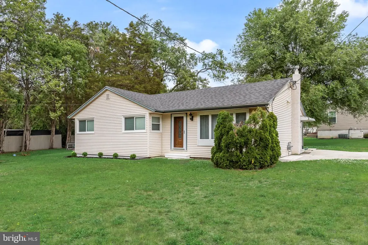 925 Lower Landing Rd, Blackwood, NJ 08012 - #1
