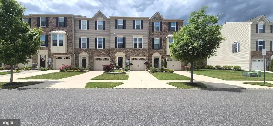 70 Village Green Ln, Sicklerville, NJ 08081 - #2