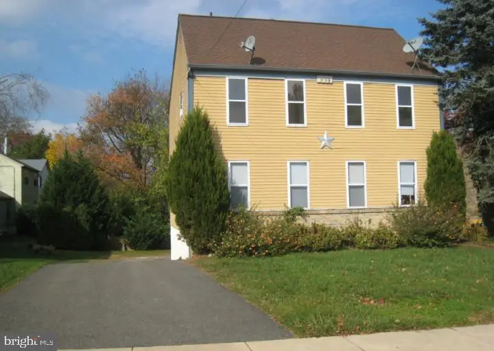 37 W Lakeview Ave, Oaklyn, NJ 08107 - #1