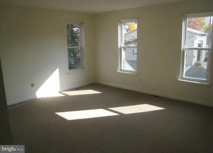 37 W Lakeview Ave, Oaklyn, NJ 08107 - #3