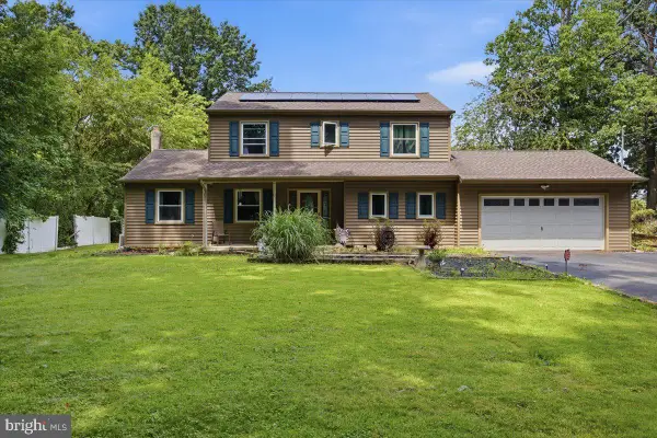 202 Petitt Ave, CHERRY HILL, NJ 08002