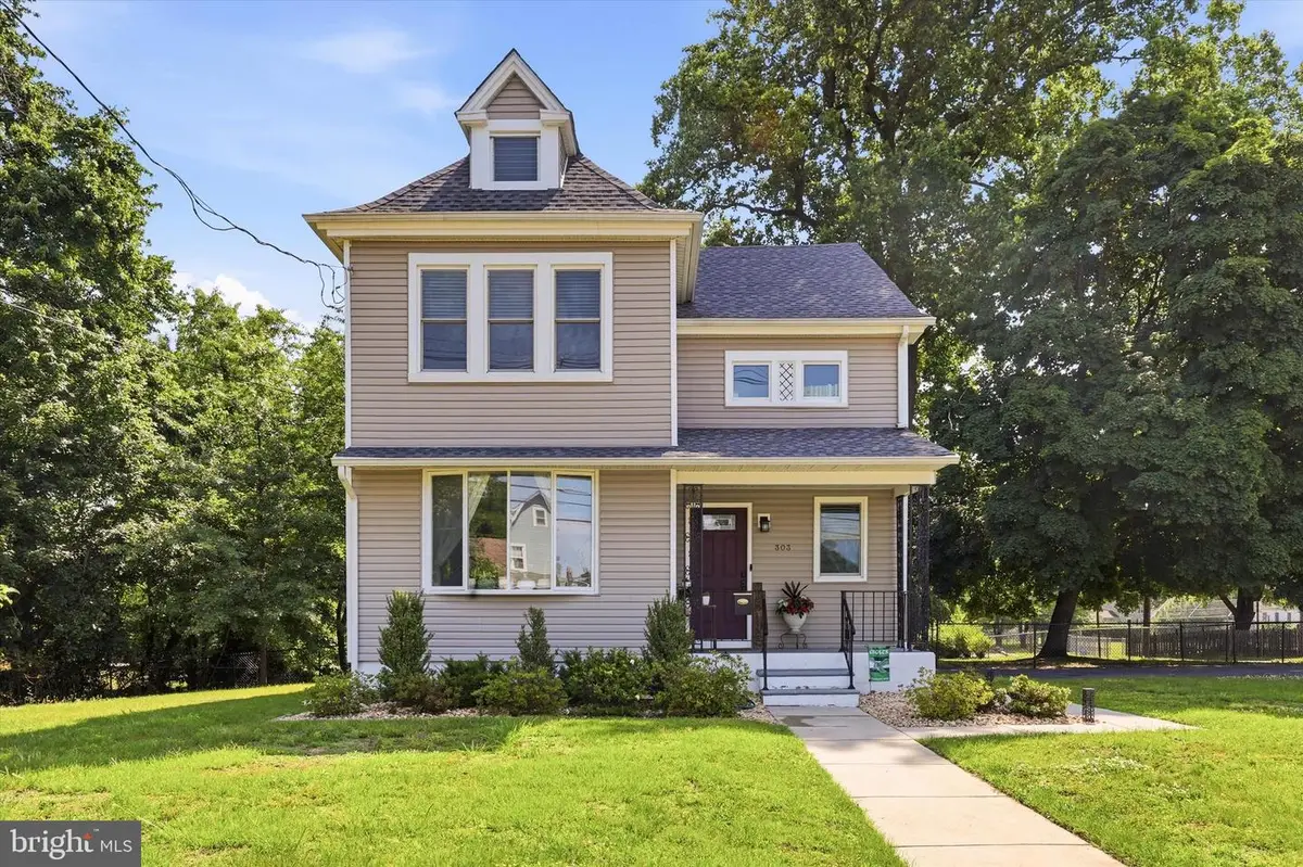 303 N Warwick Rd, Magnolia, NJ 08049 - #1