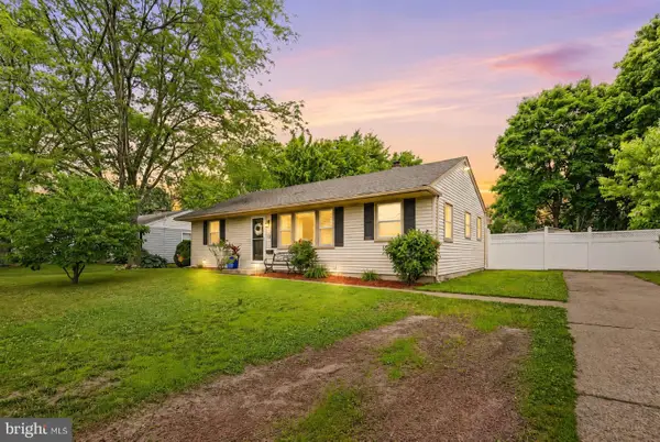 11 Warwick Rd, STRATFORD, NJ 08084