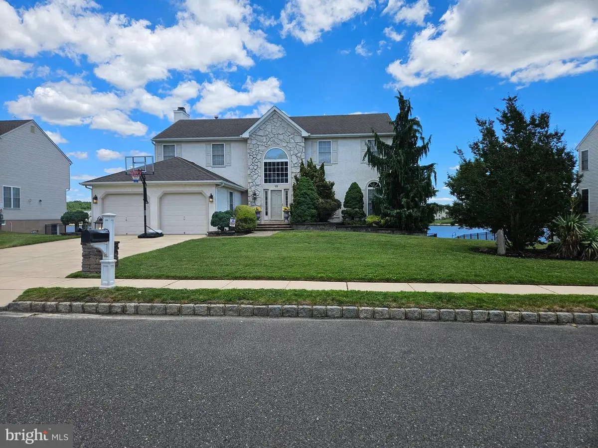 13 Waterview Dr, Sicklerville, NJ 08081 - #1