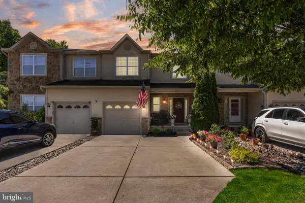 25 Glacier Dr, BERLIN, NJ 08009
