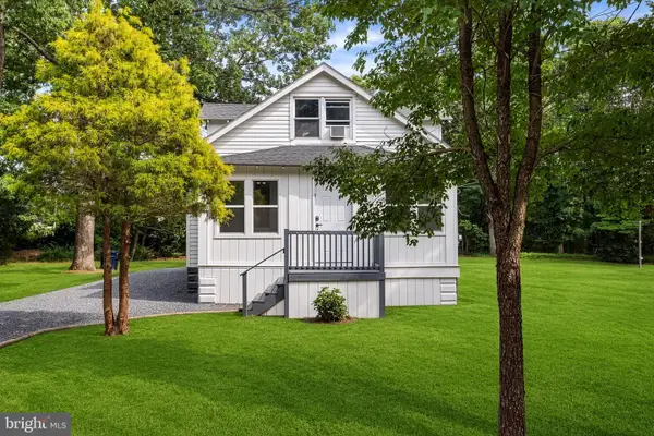 218 Garfield Ave, CHESILHURST, NJ 08089
