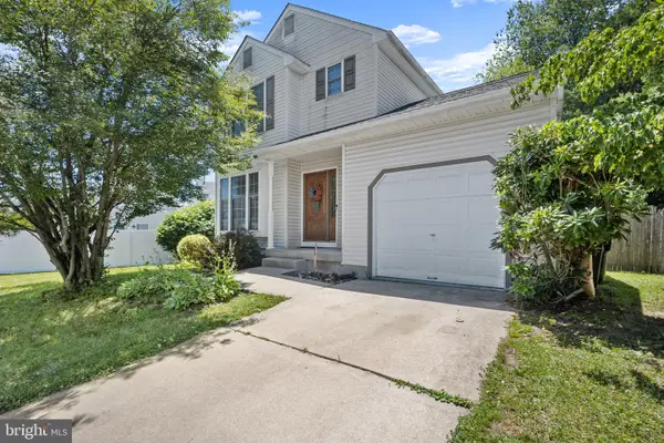 64 Oakton Dr, ATCO, NJ 08004