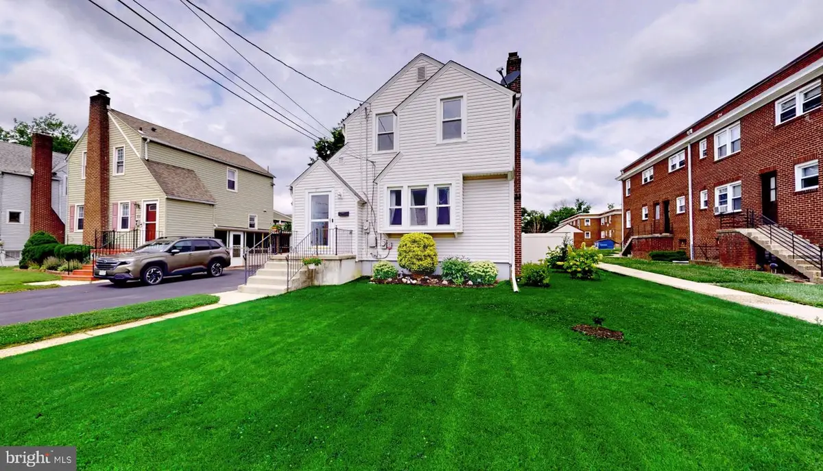 27 W Holly Ave, Oaklyn, NJ 08107 - #1
