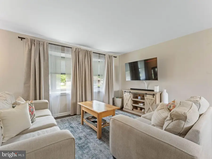 52 Longwood Dr, Stratford, NJ 08084 - #3