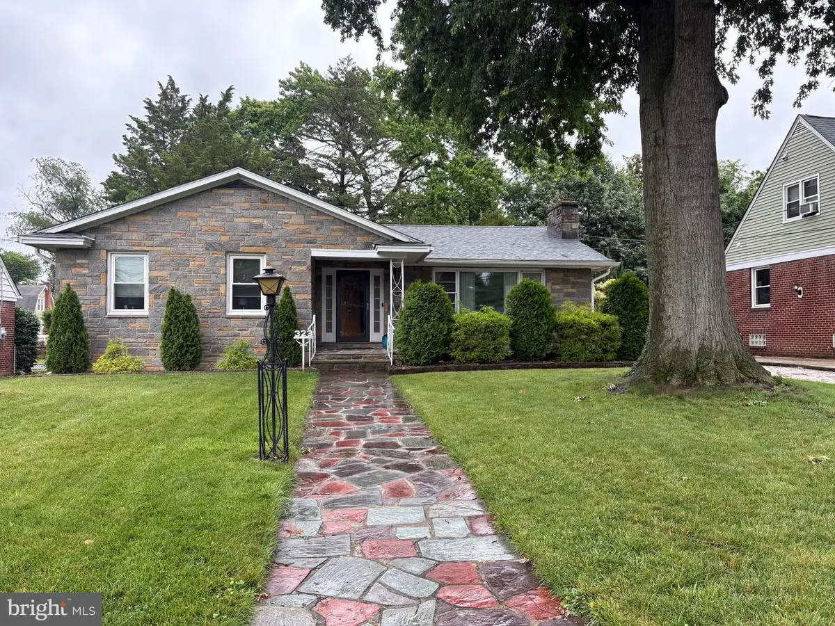 323 W Franklin Ave, Collingswood, NJ 08107 - #1