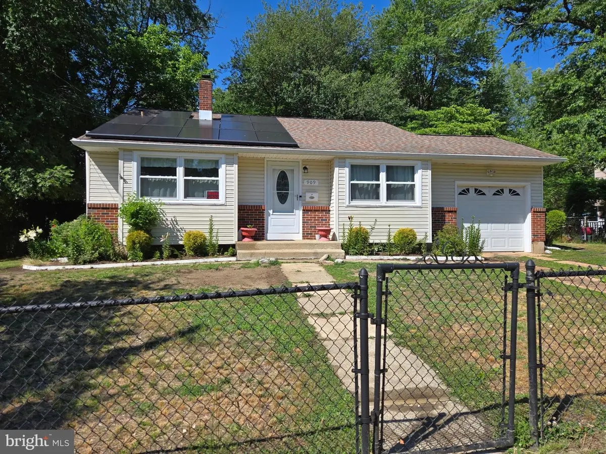 909 Bentley Rd, Lindenwold, NJ 08021 - #1