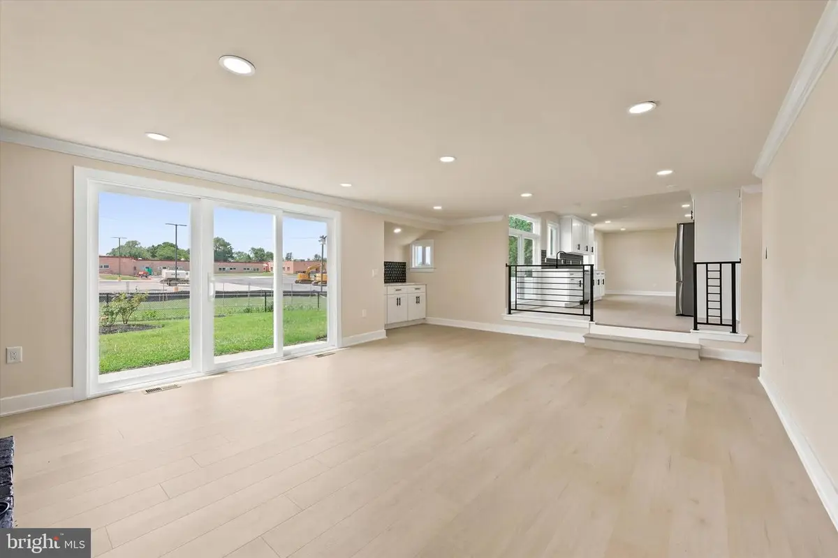 4 Bellows Ln, Cherry Hill, NJ 08002 - #1