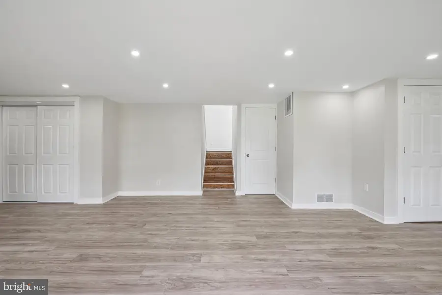 2310 S Cuthbert Dr, Lindenwold, NJ 08021 - #3