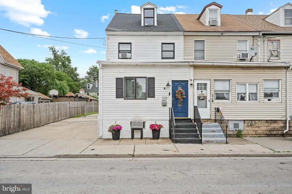 313 Morris St, Gloucester City, NJ 08030 - #1