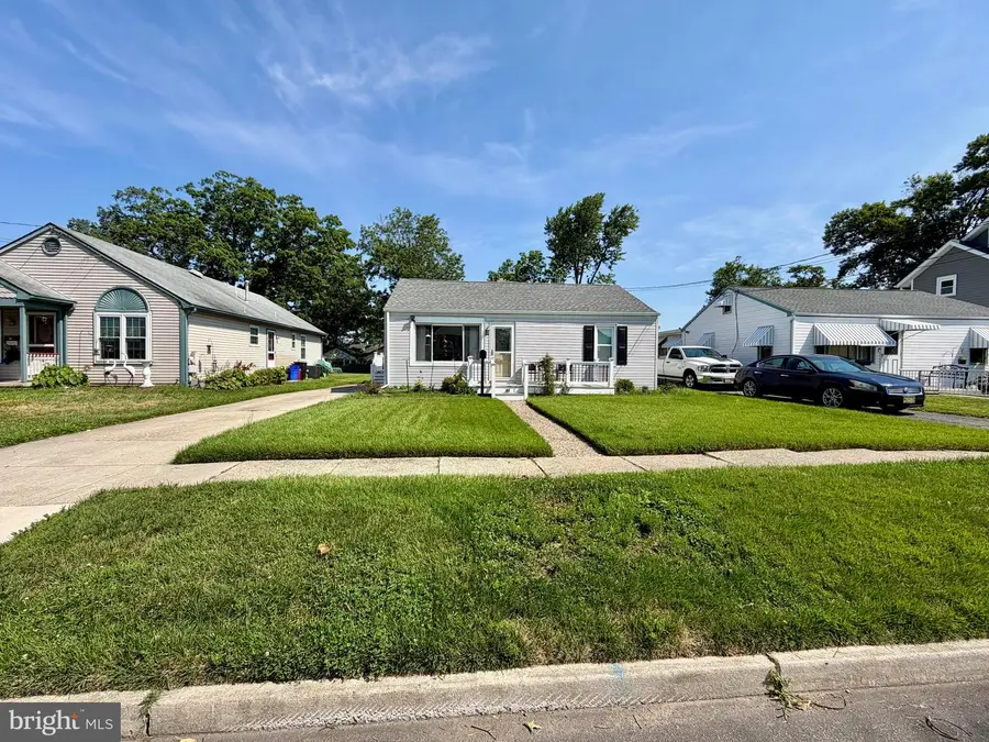 211 E Washington Ave, Magnolia, NJ 08049 - #2
