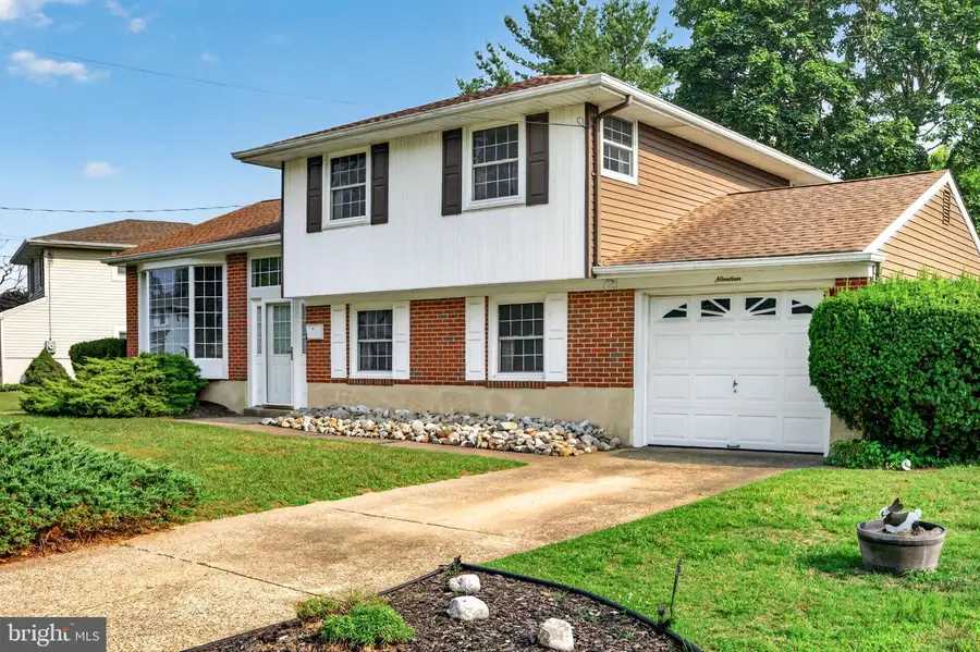 19 Hillside Rd, Stratford, NJ 08084 - #2
