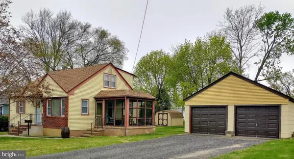 806 Highland Ave, GLENDORA, NJ 08029