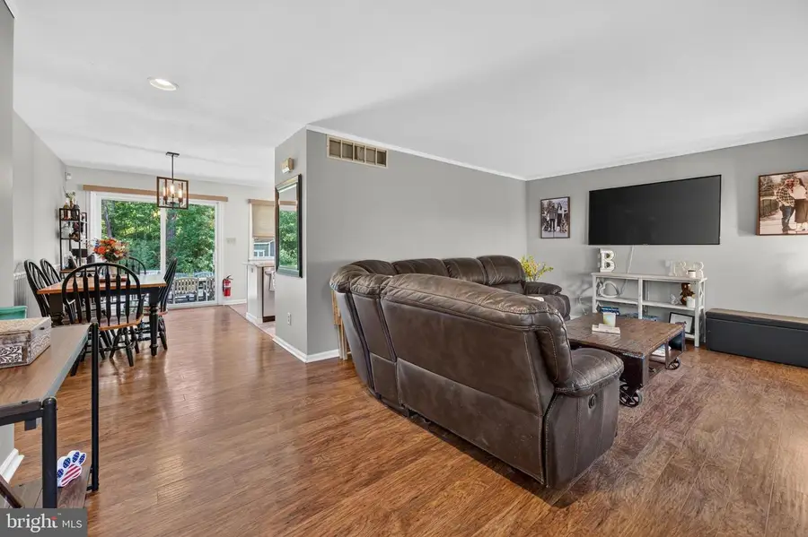 27 Grasmur Ct, Berlin, NJ 08009 - #3