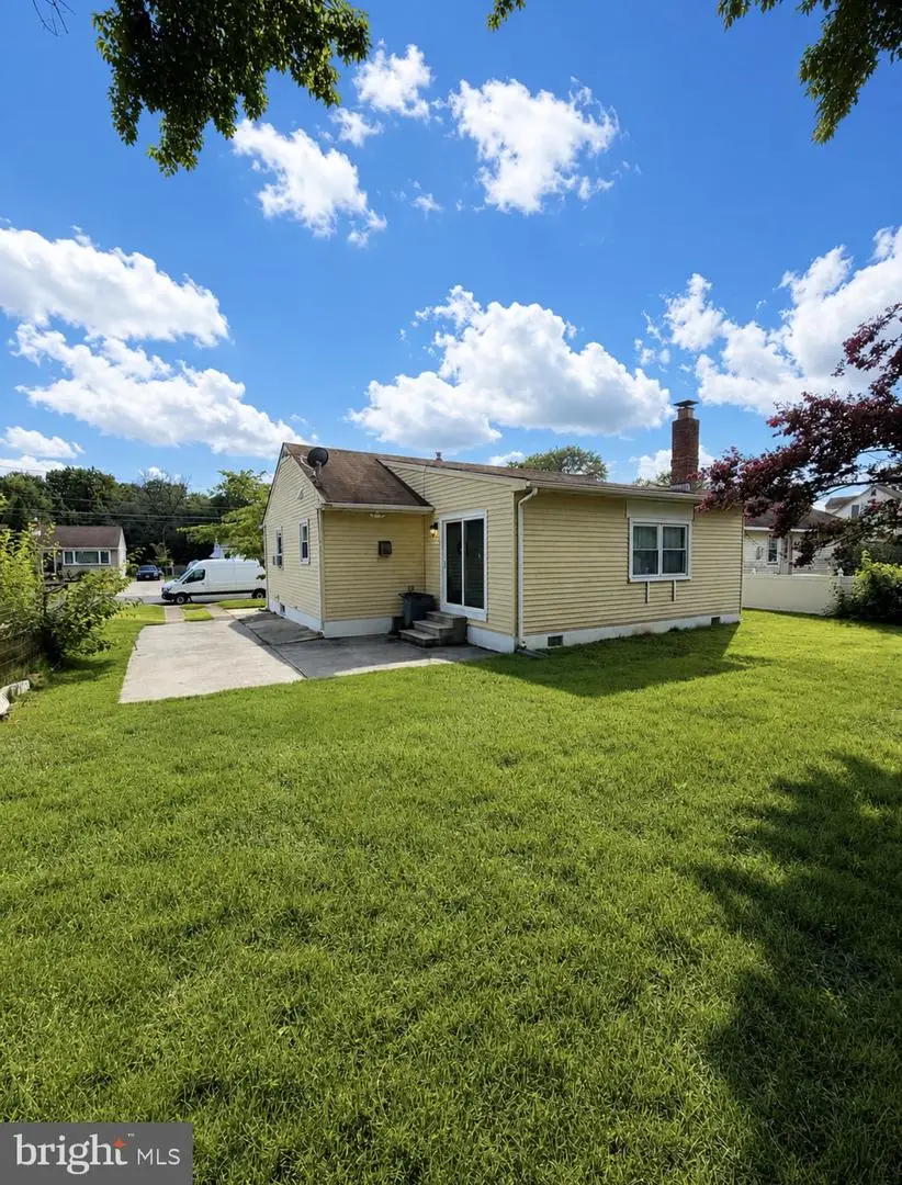 320 Lowell Ave, Mount Ephraim, NJ 08059 - #2