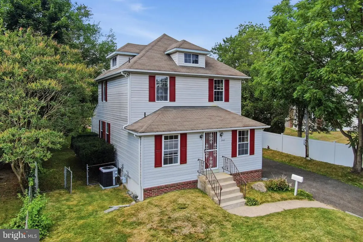 242 Trenton Ave, Laurel Springs, NJ 08021 - #1