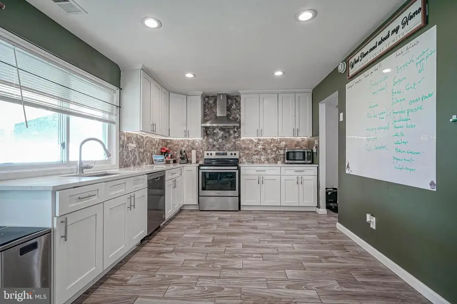 24 Peachton Ln, Sicklerville, NJ 08081 - #3