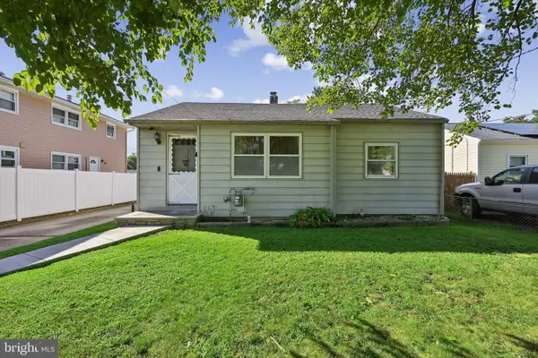 704 W Evesham Rd, GLENDORA, NJ 08029