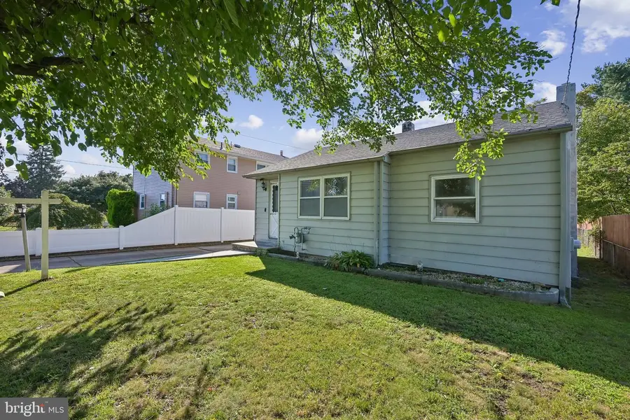704 W Evesham Rd, Glendora, NJ 08029 - #2