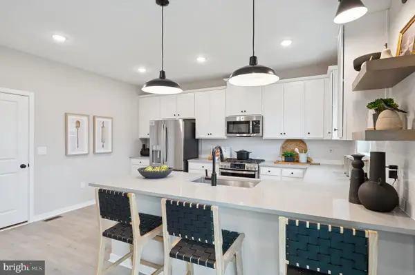 4 Silverbell Ave, BERLIN, NJ 08009