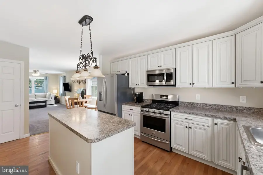 327 Walnut Ave, Oaklyn, NJ 08107 - #2