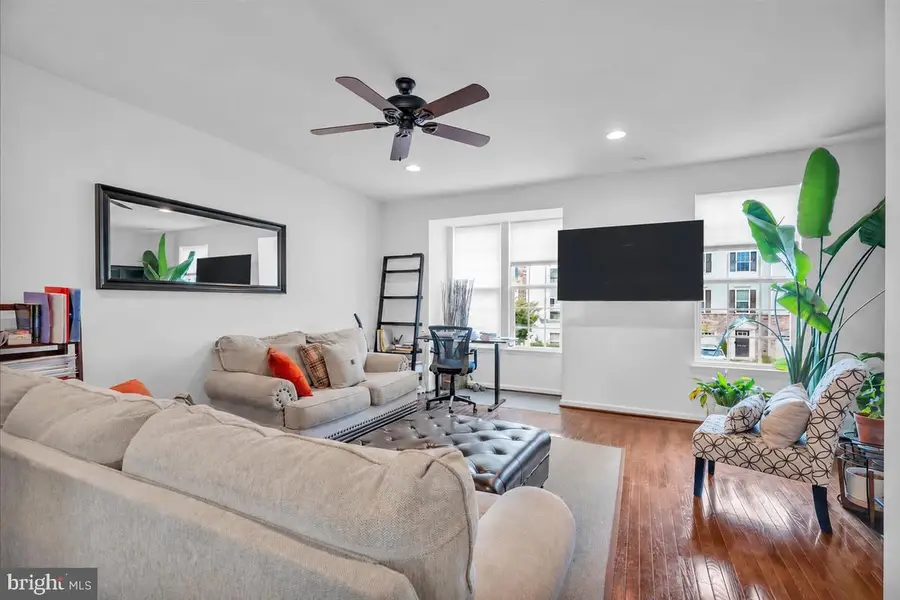111 Village Green Ln, Sicklerville, NJ 08081 - #3
