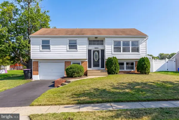1037 Lynwood Ln, SOMERDALE, NJ 08083