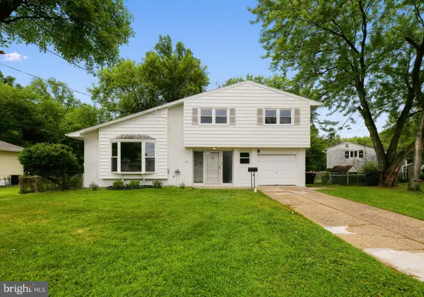 487 Fresno Dr, MAGNOLIA, NJ 08049