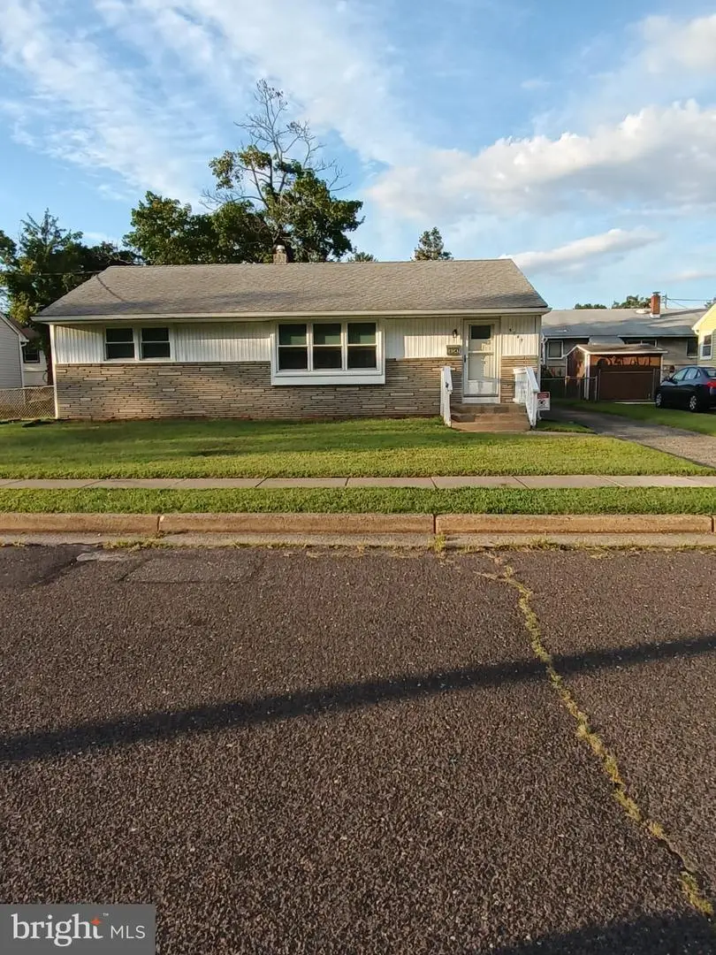 5047 Golfview Dr, Pennsauken, NJ 08109 - #1