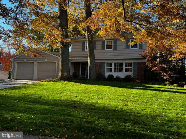 4 Melody Ln, CHERRY HILL, NJ 08002