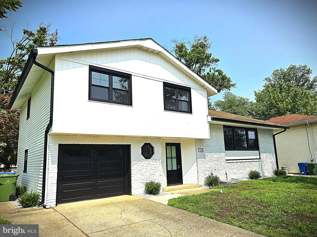225 Drake Rd, Cherry Hill, NJ 08034 - #1