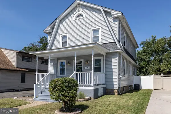 27 Apple Ave, BELLMAWR, NJ 08031