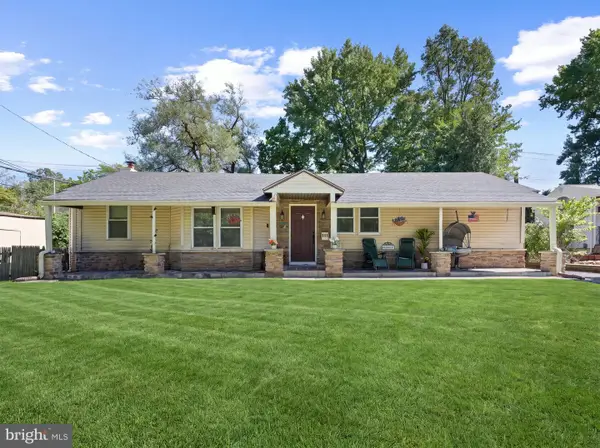 111 Holyoke Ave, SOMERDALE, NJ 08083