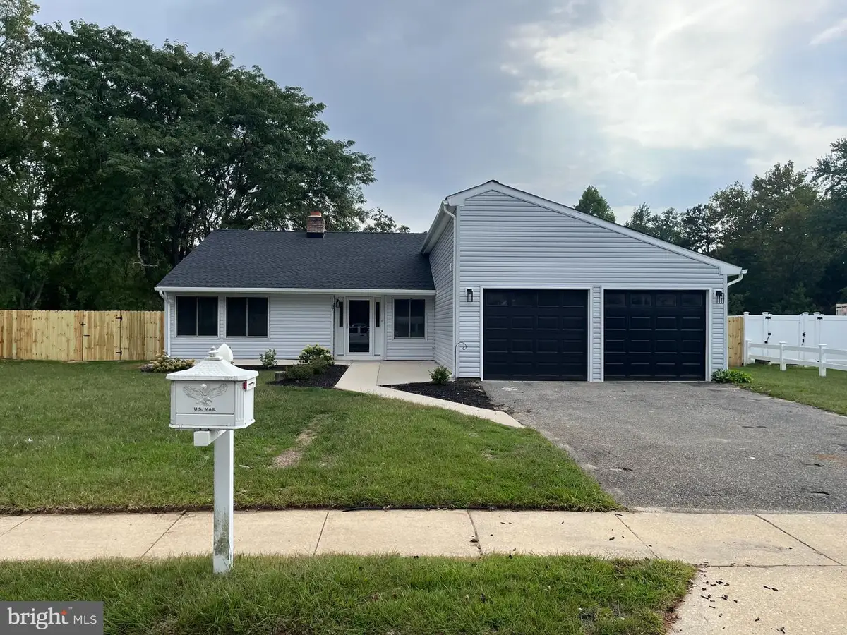 37 Pinewood Ln, Sicklerville, NJ 08081 - #1