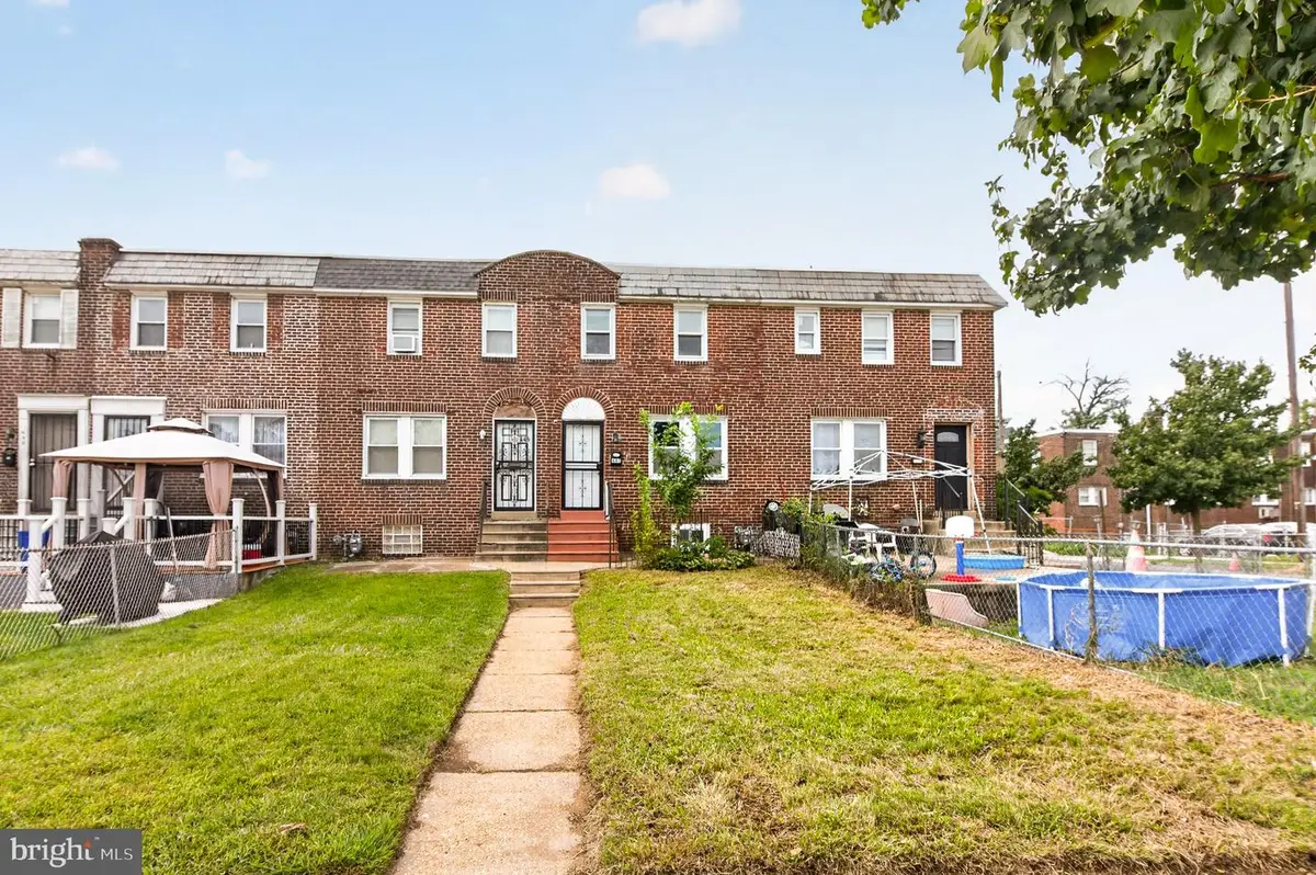 443 Raritan St, Camden, NJ 08105 - #1