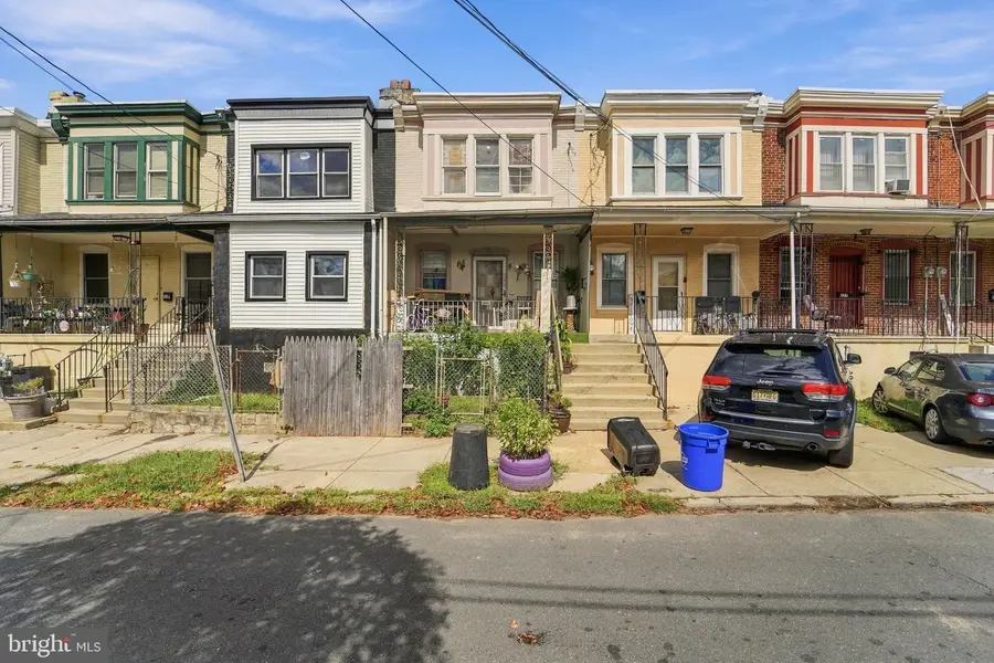 323 Byron St, Camden, NJ 08102 - #2