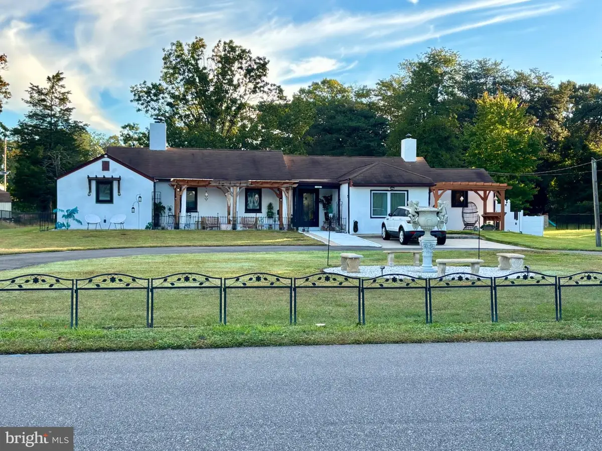 233 W Landing Rd, Blackwood, NJ 08012 - #1