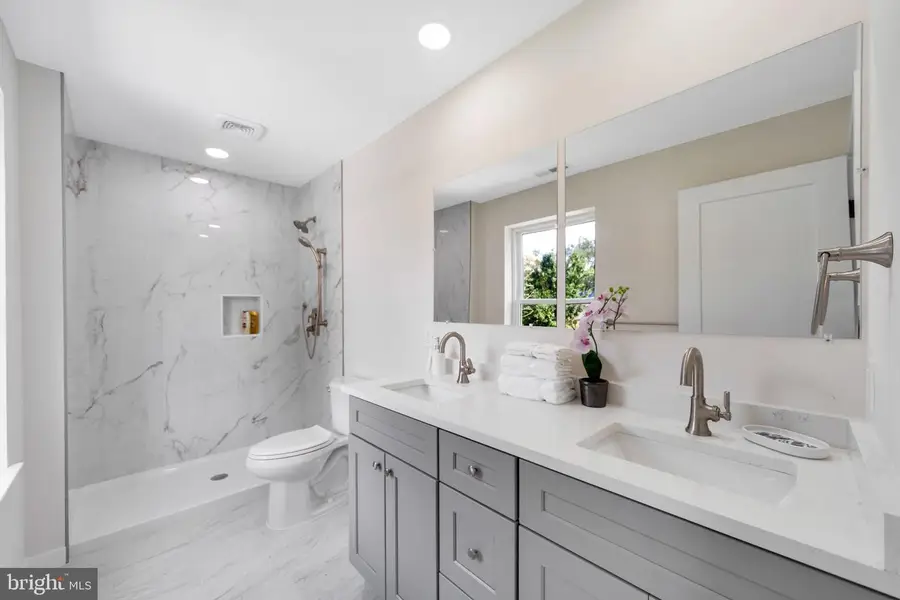 325 Larch Ave, West Berlin, NJ 08091 - #2