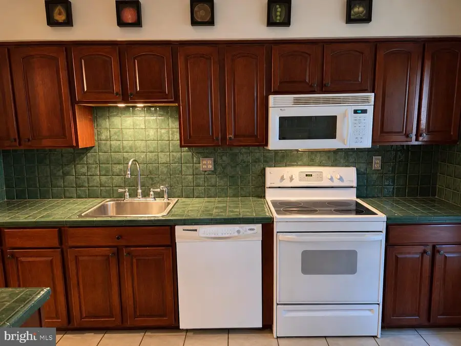 627 Jaeger Ct, Sicklerville, NJ 08081 - #2
