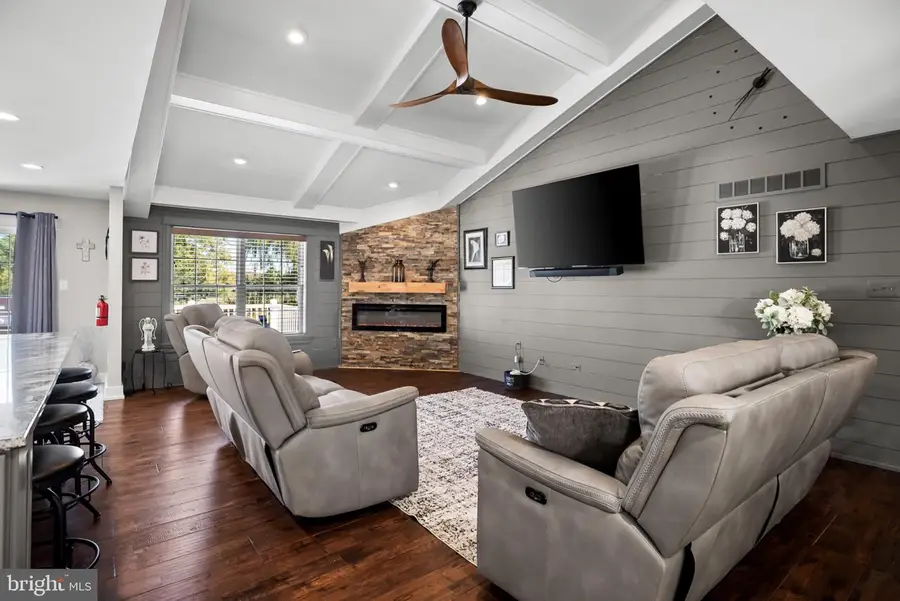402 Barnegat Ln, Berlin, NJ 08009 - #3