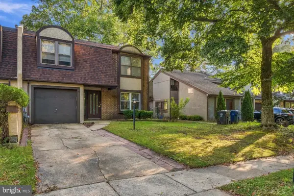 4 Goshawk Ct, VOORHEES, NJ 08043