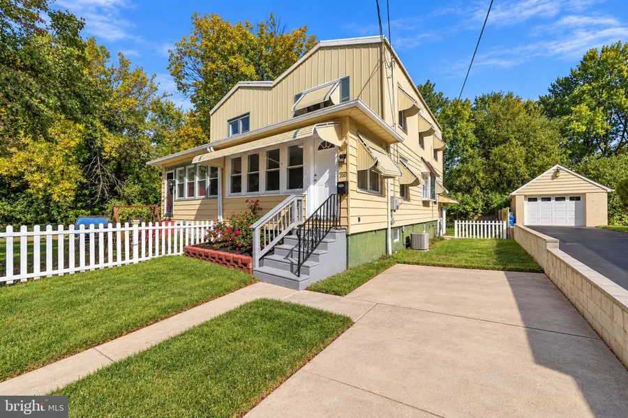 200- 1/2 Laurel Ave, Woodlynne, NJ 08107 - #3