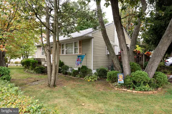 40 W Evanson Ave, PINE HILL, NJ 08021