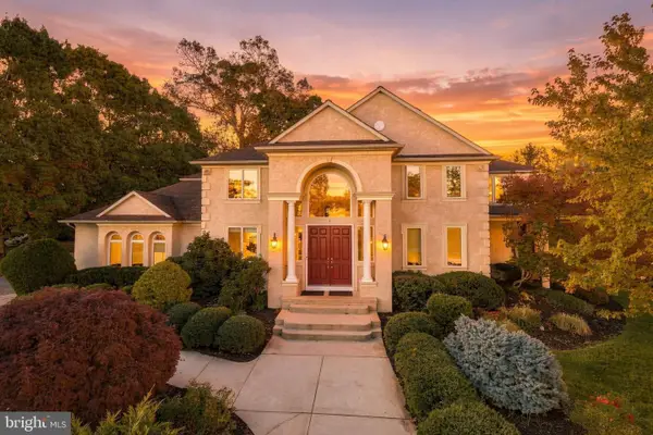 2 Collage Ct, CHERRY HILL, NJ 08003